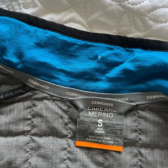 Icebreaker merino wool jacket - black - men’s small - Picture 6 of 6